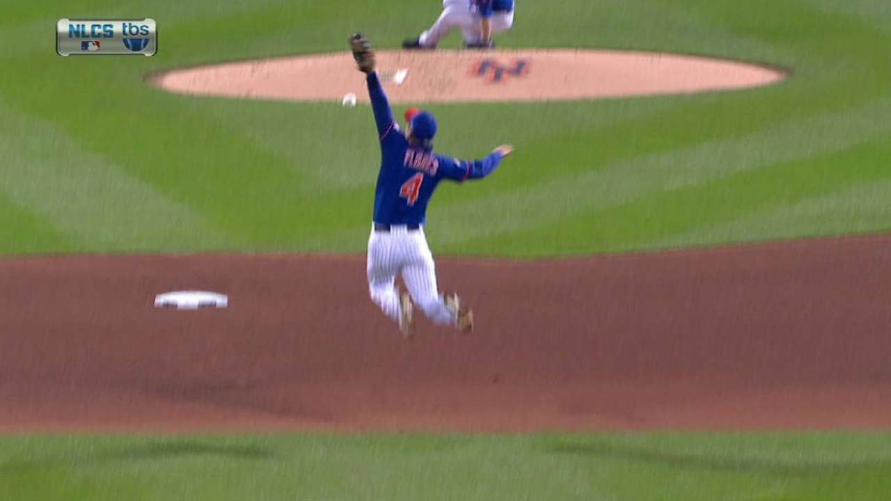 Wilmer Flores se ha visto estable en las paradas cortas