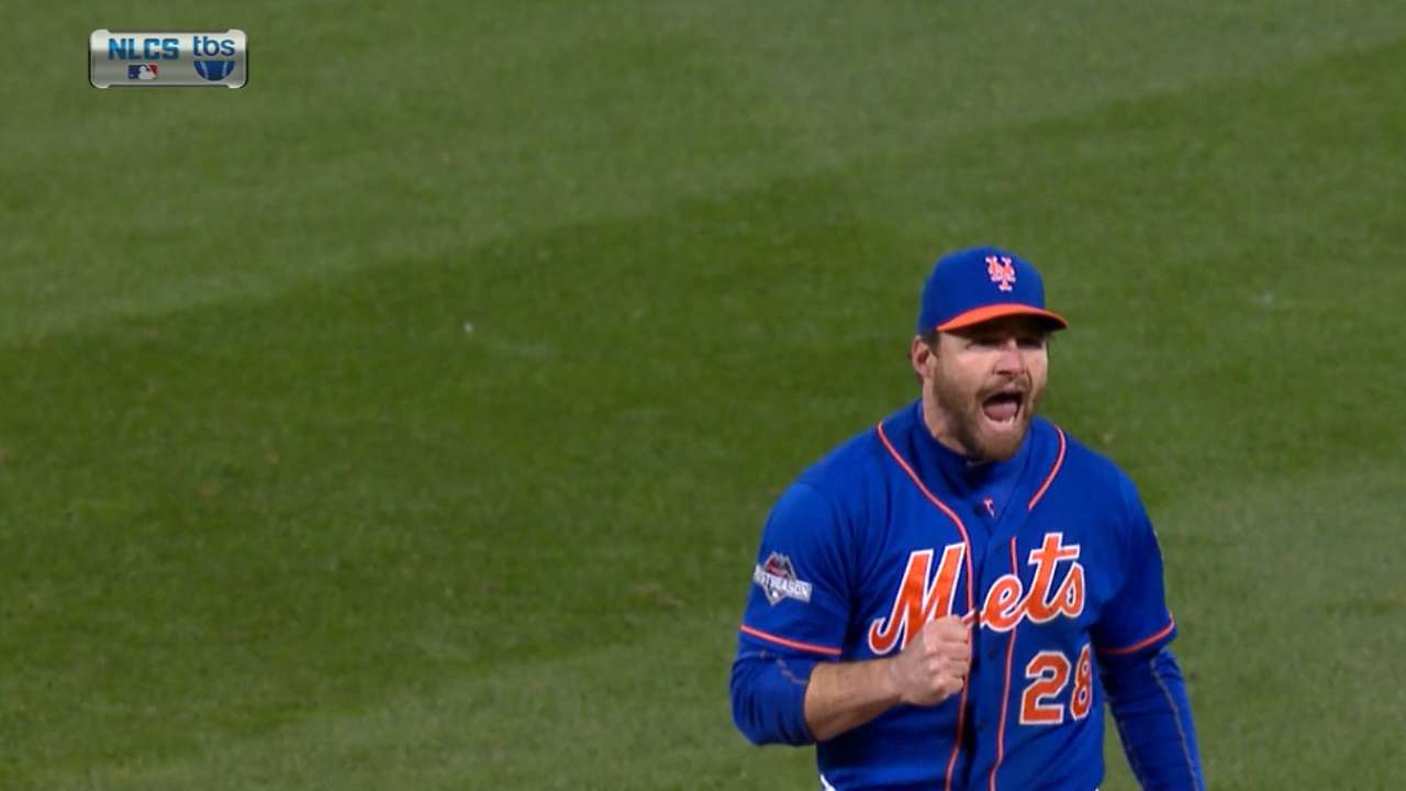 Murphy lays out for last out