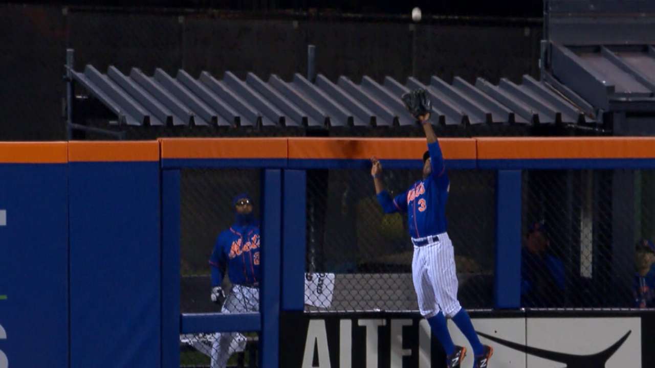 Granderson's leaping grab