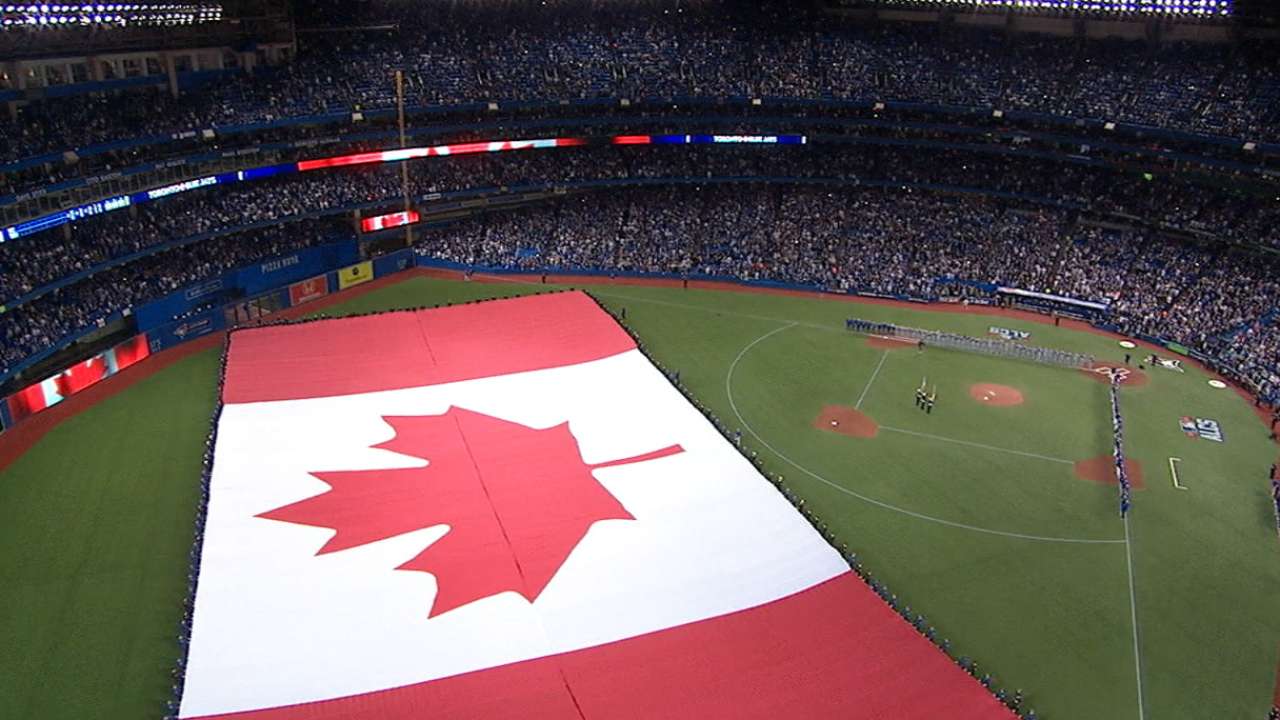 Grenon sings 'O Canada'