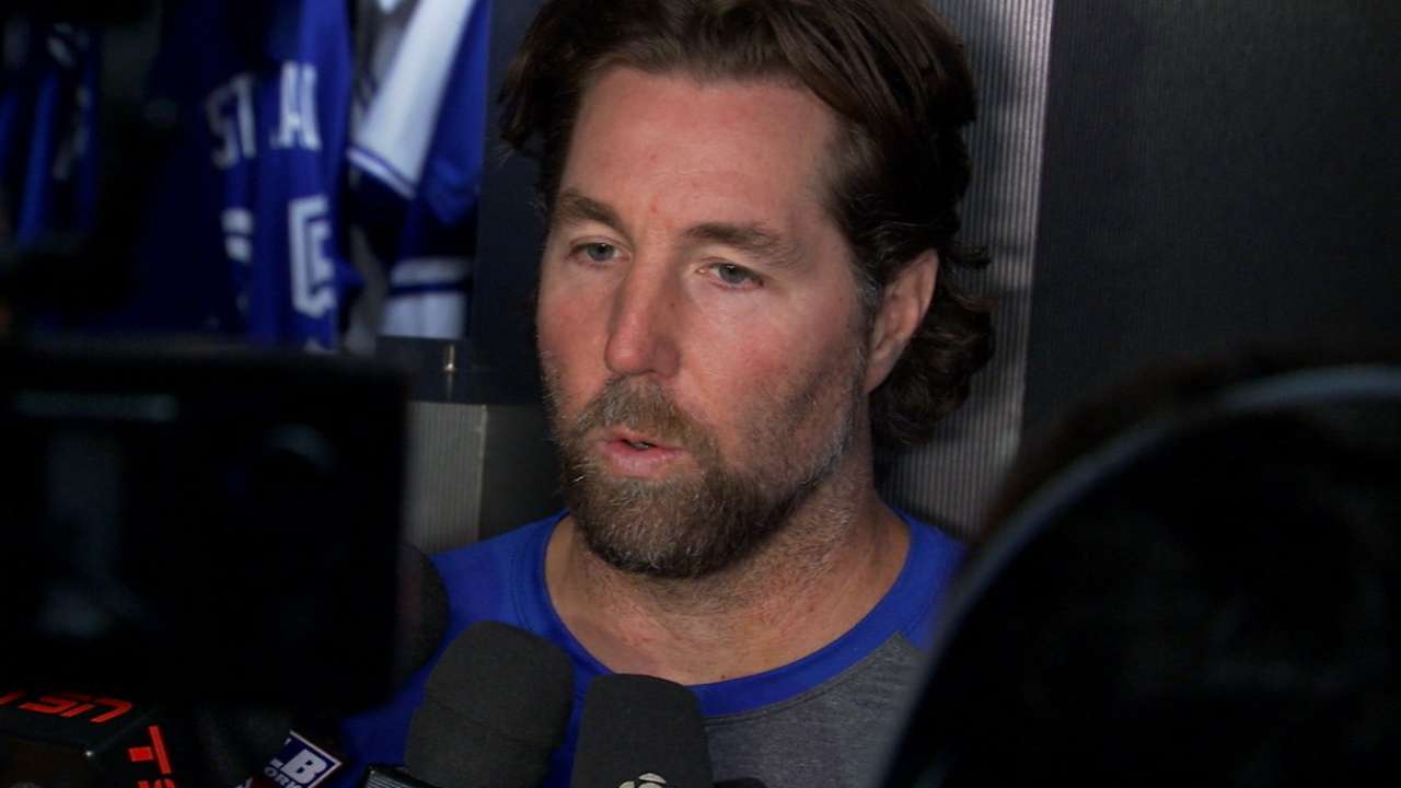 Dickey's early exit leaves Blue Jays in bind