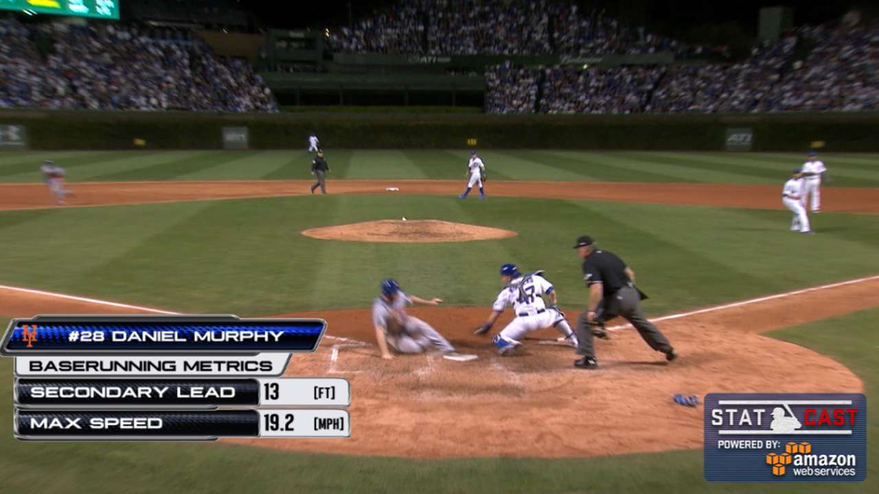 Statcast: Murphy rounds bases