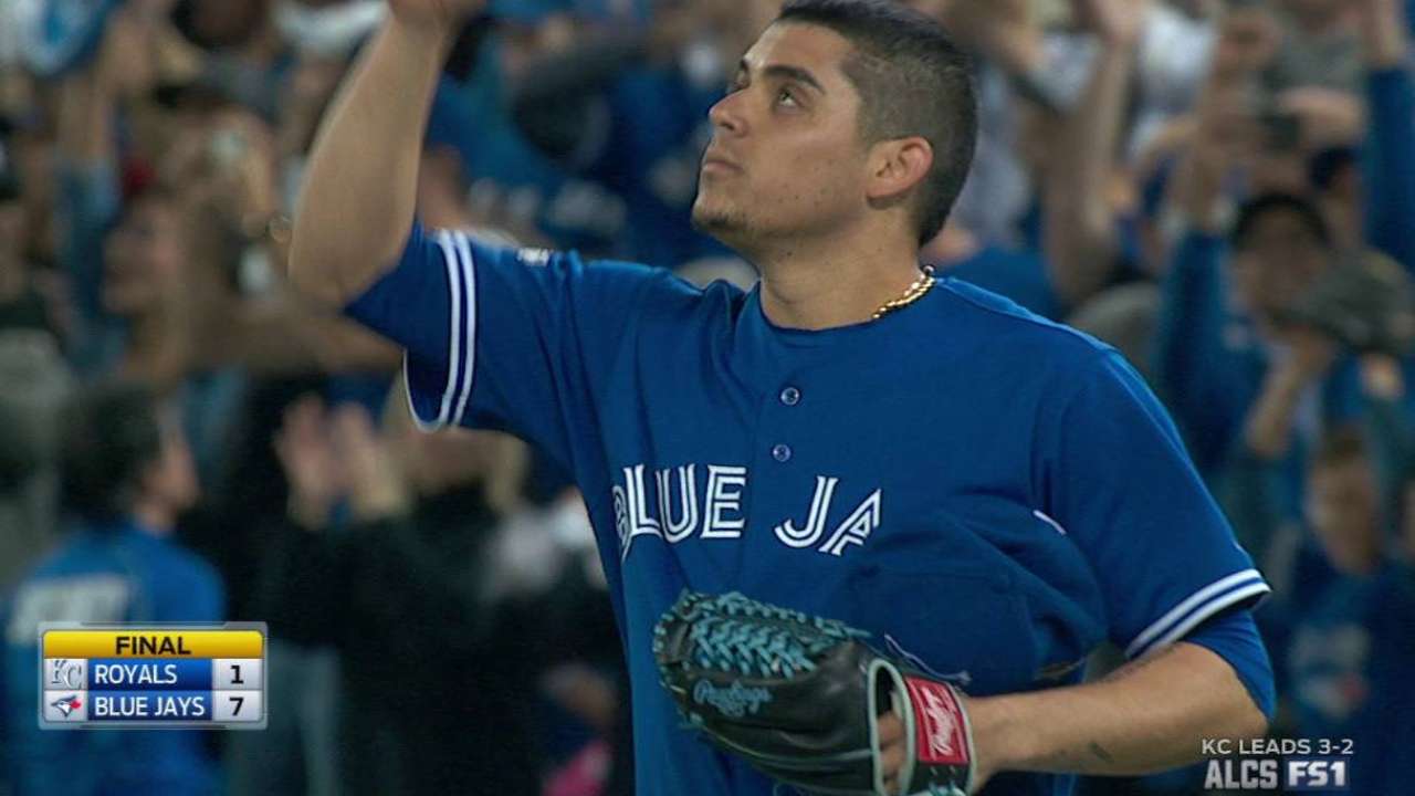 Osuna secures the win