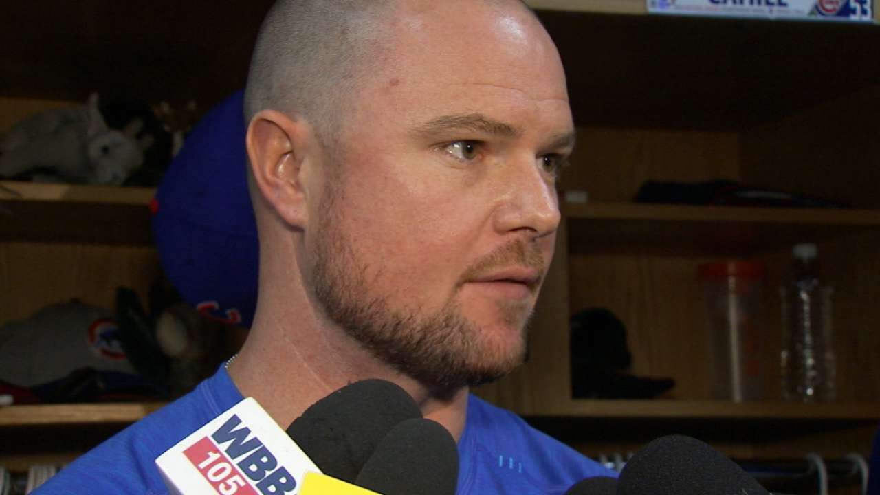 Cubs tip their caps to NL champion Mets