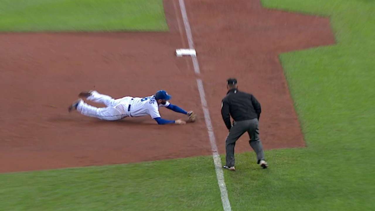 Moustakas' diving stop