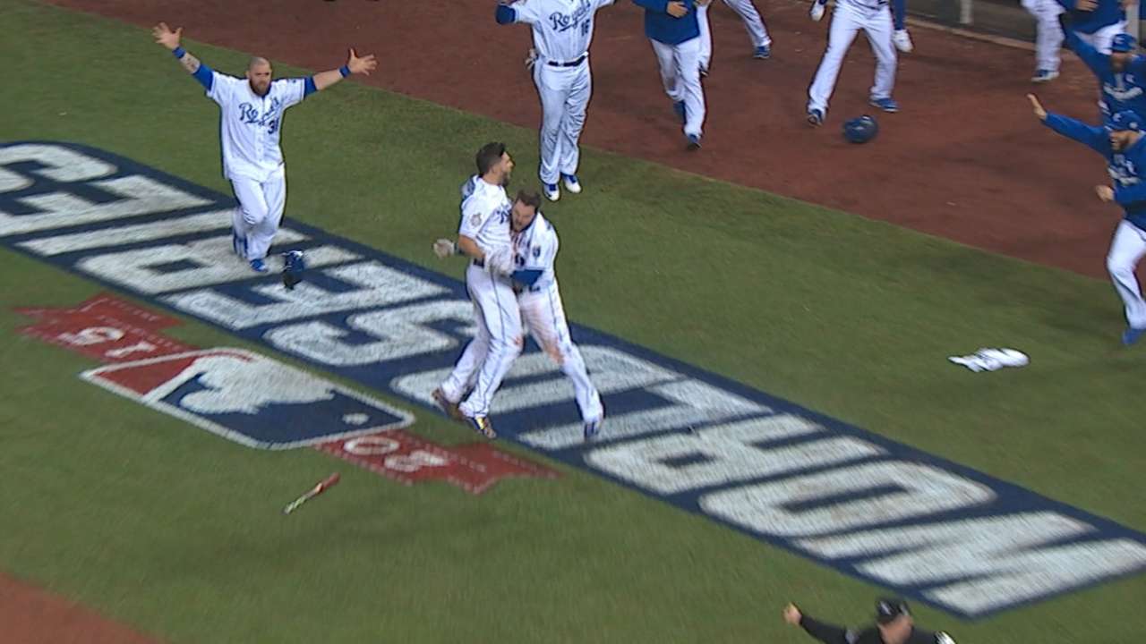 Hosmer gets redemption with walk-off RBI