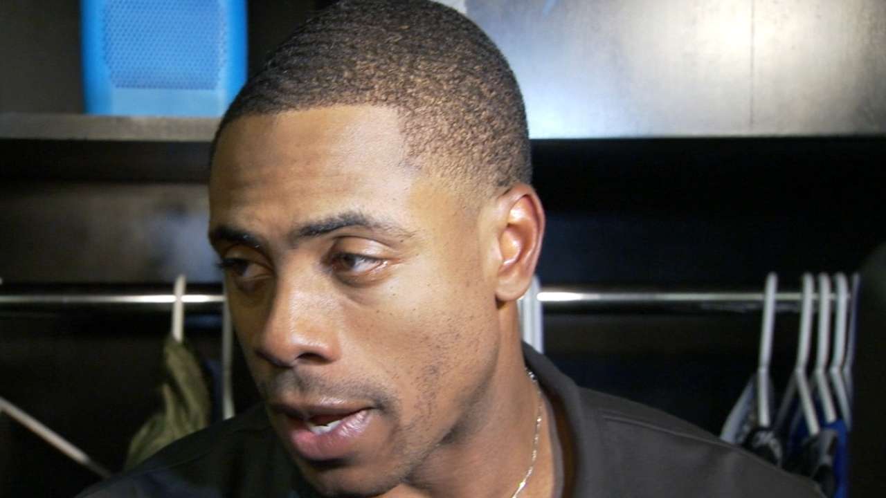 Mets struggle with runners on base in opener