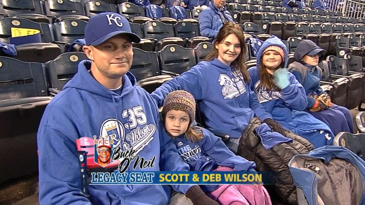 Royals honor parents of cancer victim