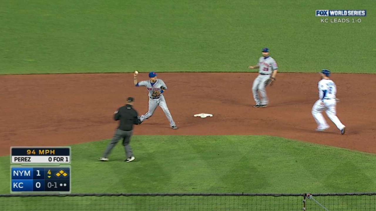 deGrom escapes the jam in 4th