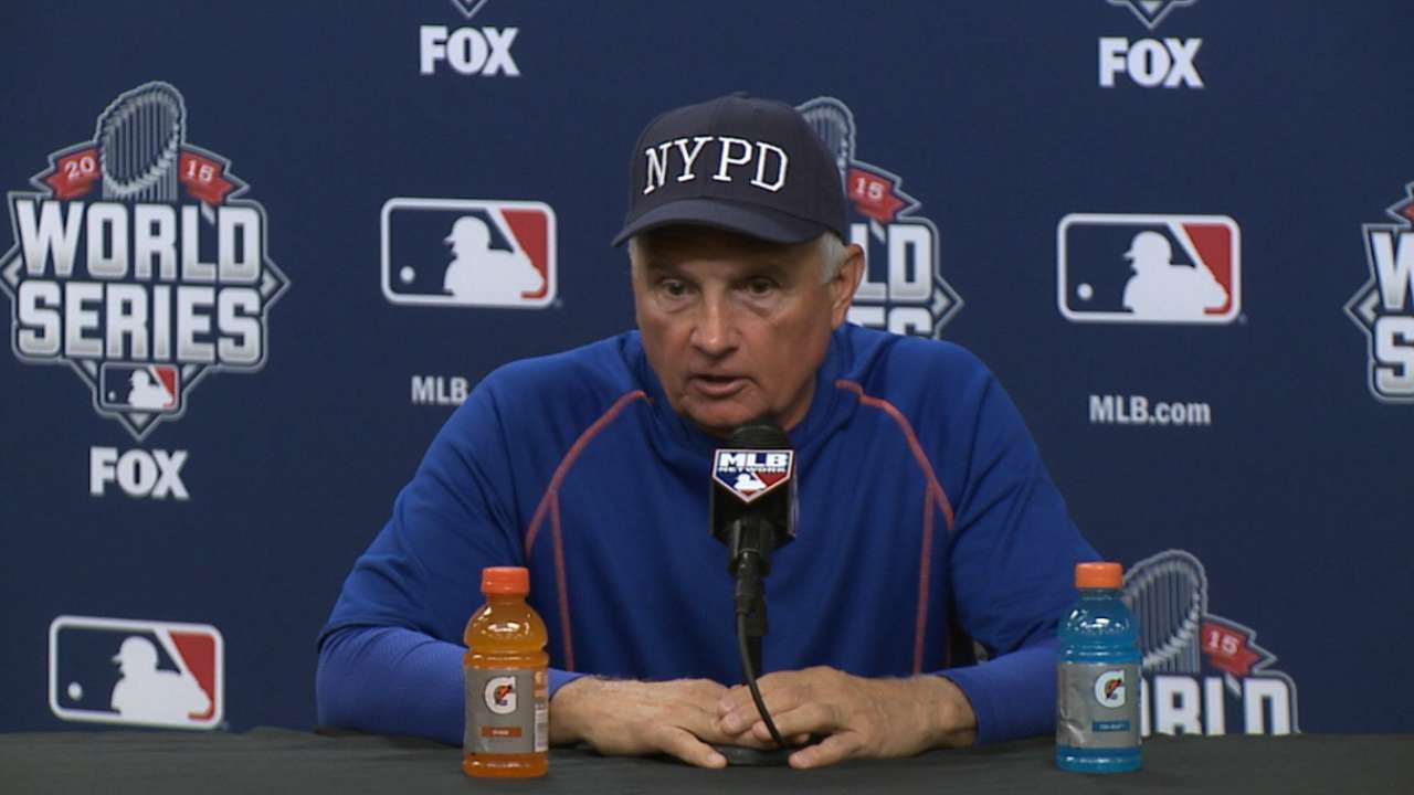 Mets honor fallen NYPD officer at workout