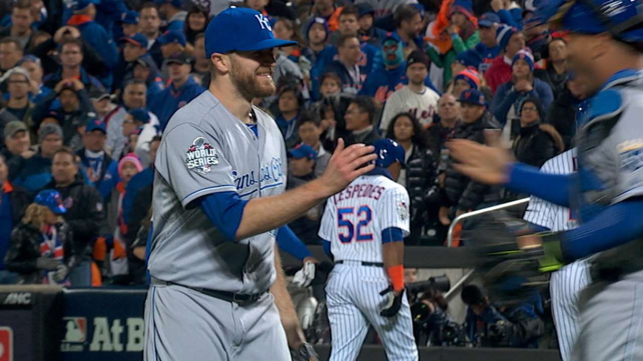 Davis matches Rivera's feat
