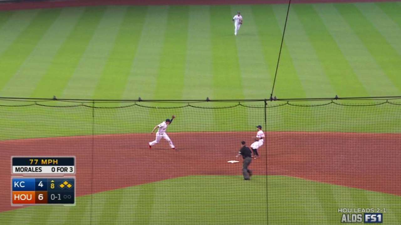 Royals tie game in 8th on error
