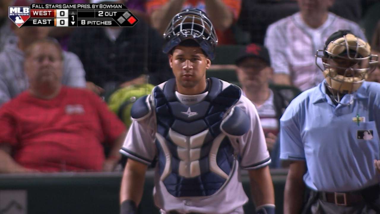 Sanchez throws out Arroyo
