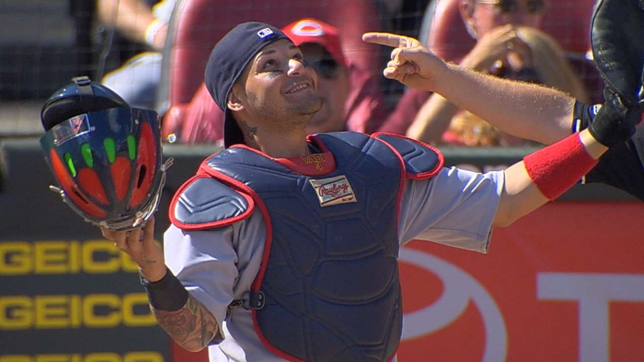 Molina wins eighth Gold Glove