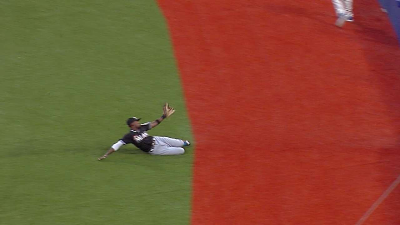 Second baseman Gordon wins Gold Glove