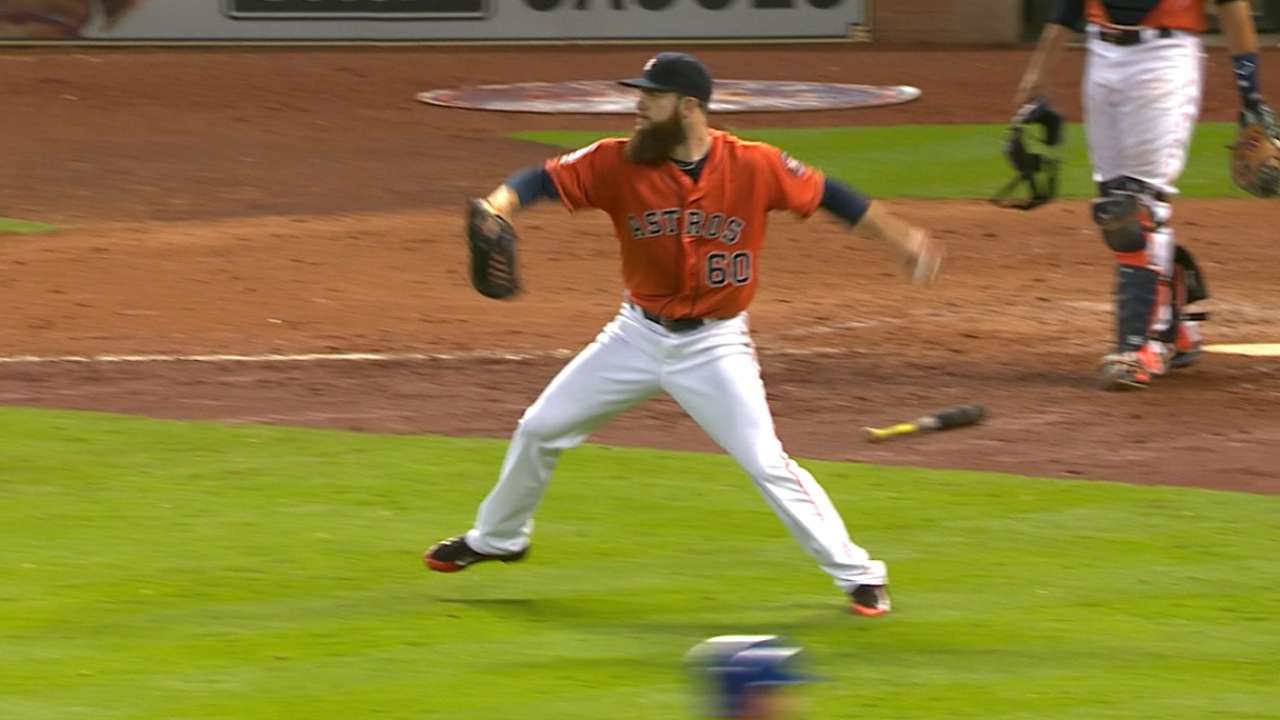 Keuchel wins second Gold Glove