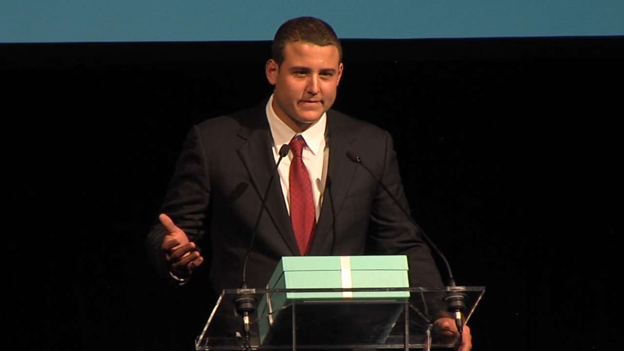 Rizzo named Heart & Hustle winner at MLBPAA dinner