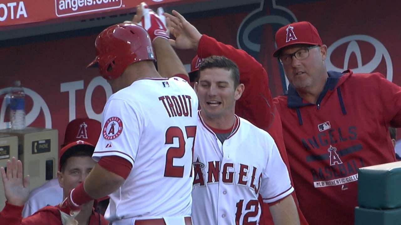 Trout wins 4th straight Silver Slugger