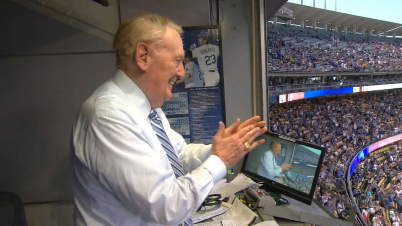 Dodgers honored for Vin's return video