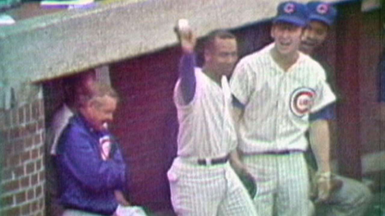Banks' 500th homer