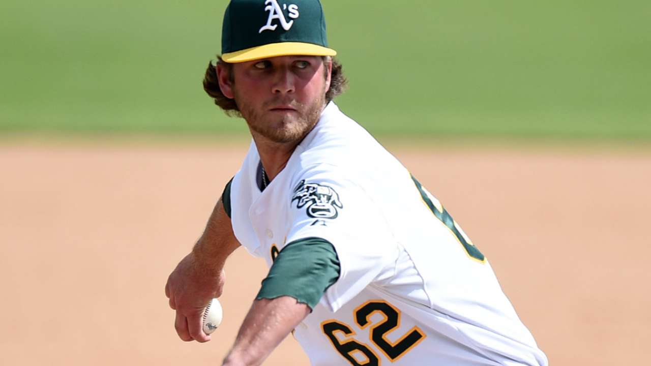 Astros deal Lowrie to A's for Minors pitcher
