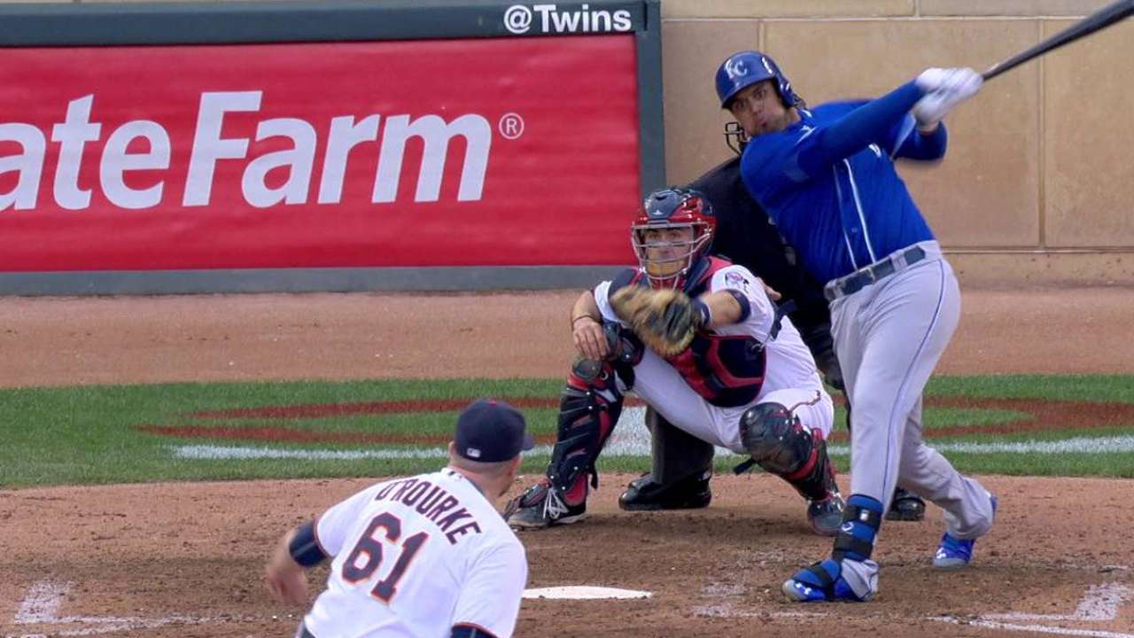 Orioles acquire catcher Pena from Royals