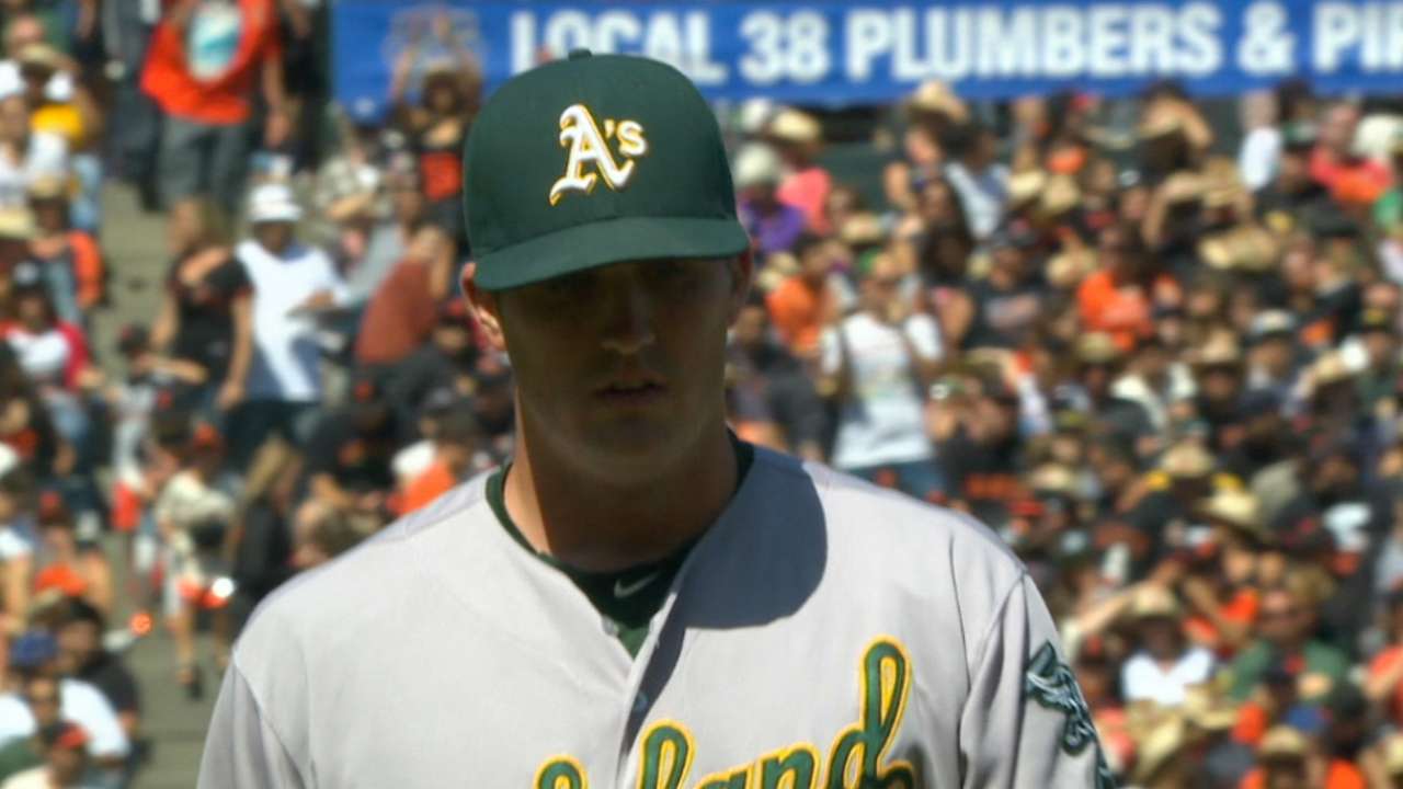 Padres acquire Pomeranz, prospect from A's