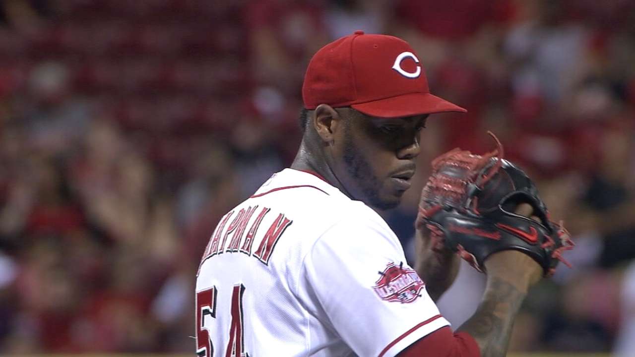 Reds deal Chapman to Yanks for 4 players