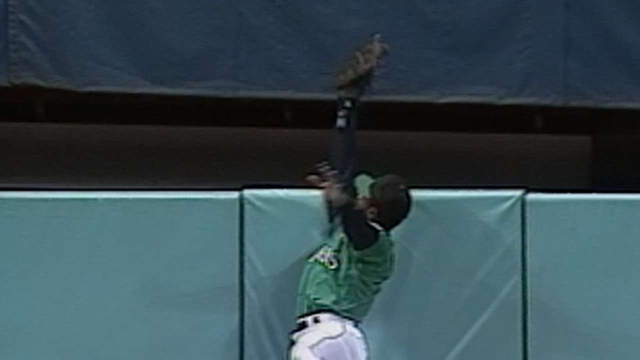 Griffey robs Belle of homer
