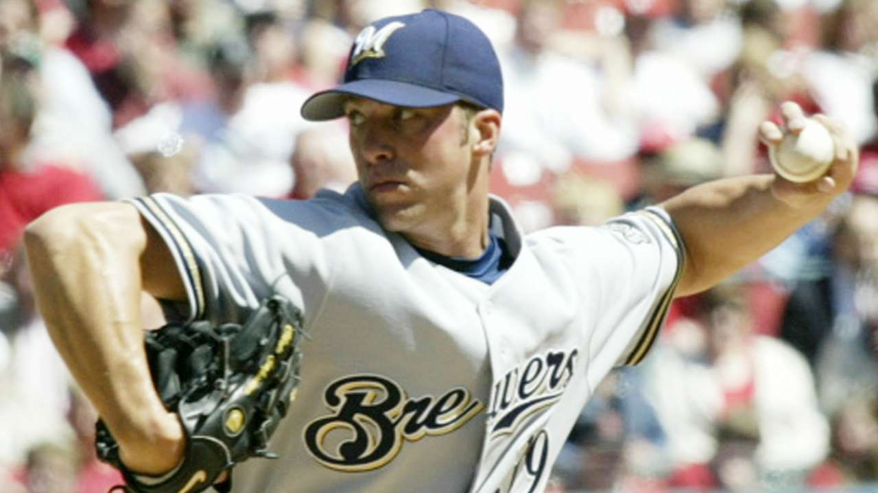 Former All-Star Capuano back with Brewers
