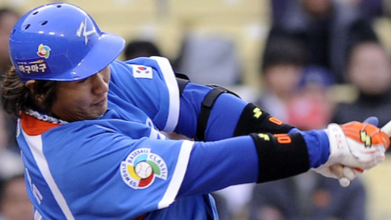 Mariners ink Korean slugger Lee to Minors deal