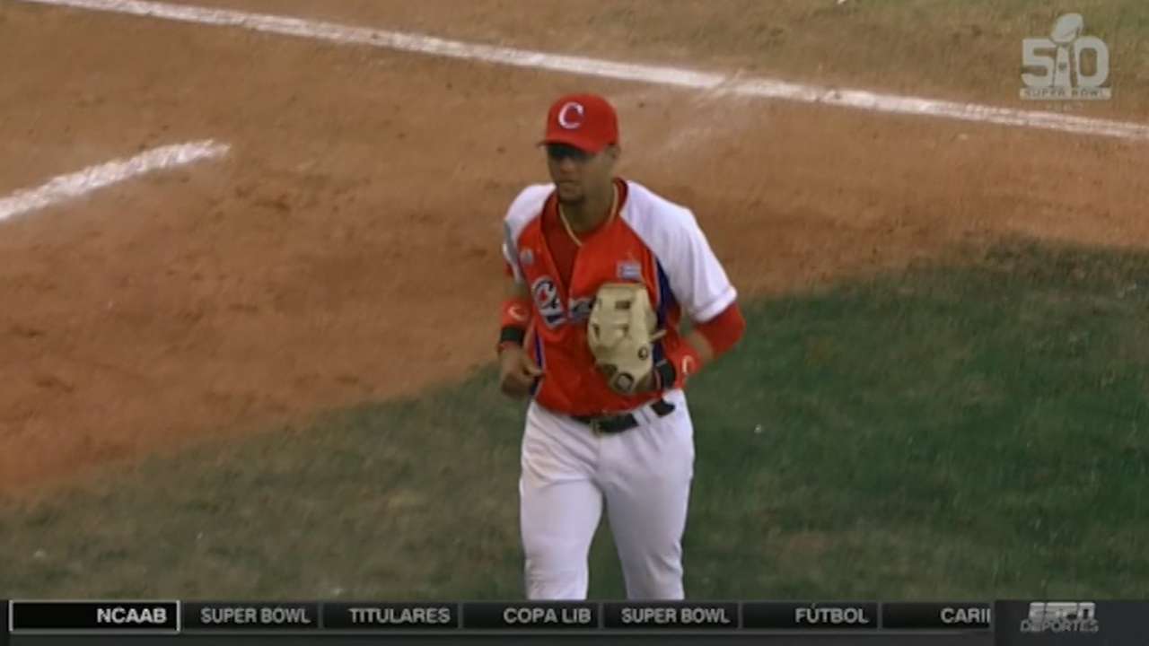 Garcia nabs runner at third