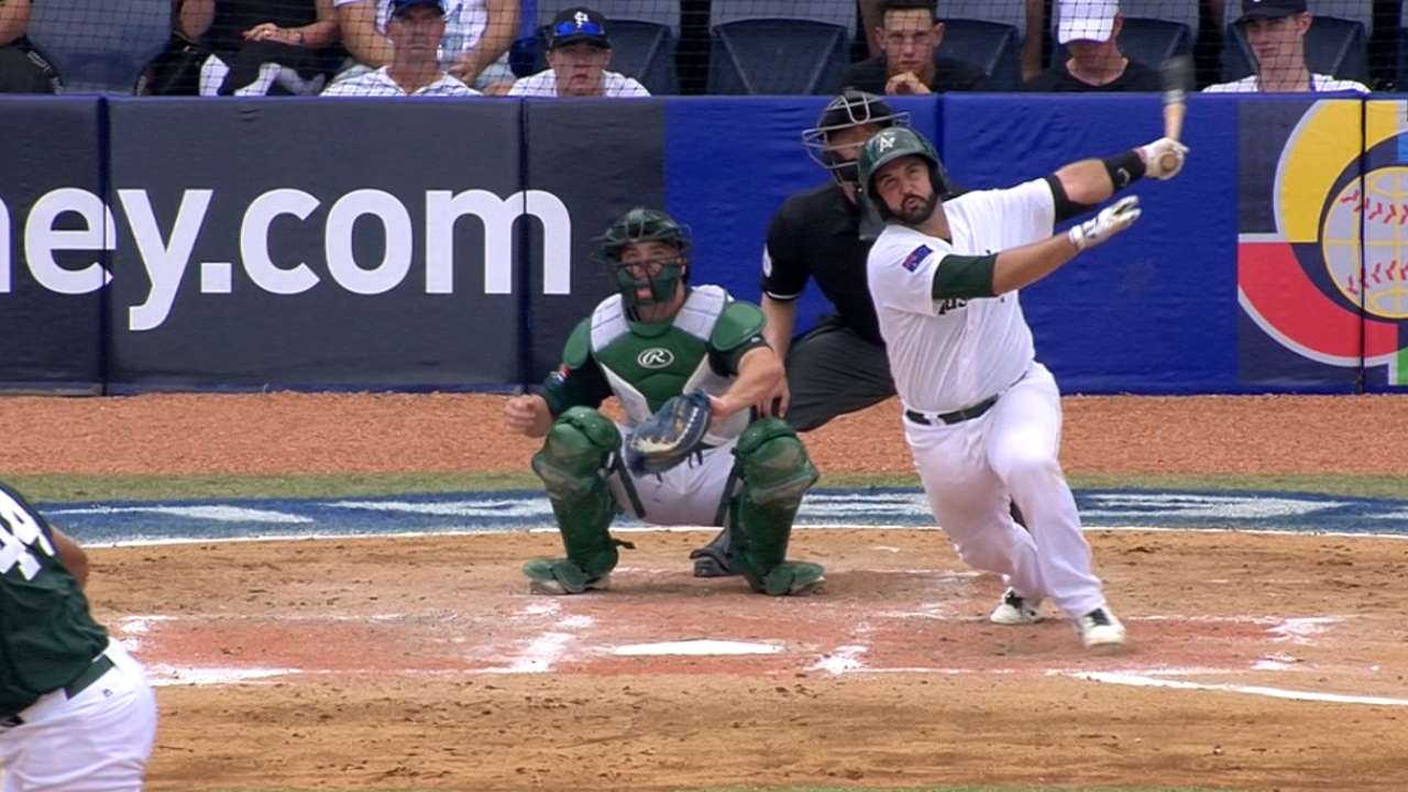 Australia hits back-to-back HRs