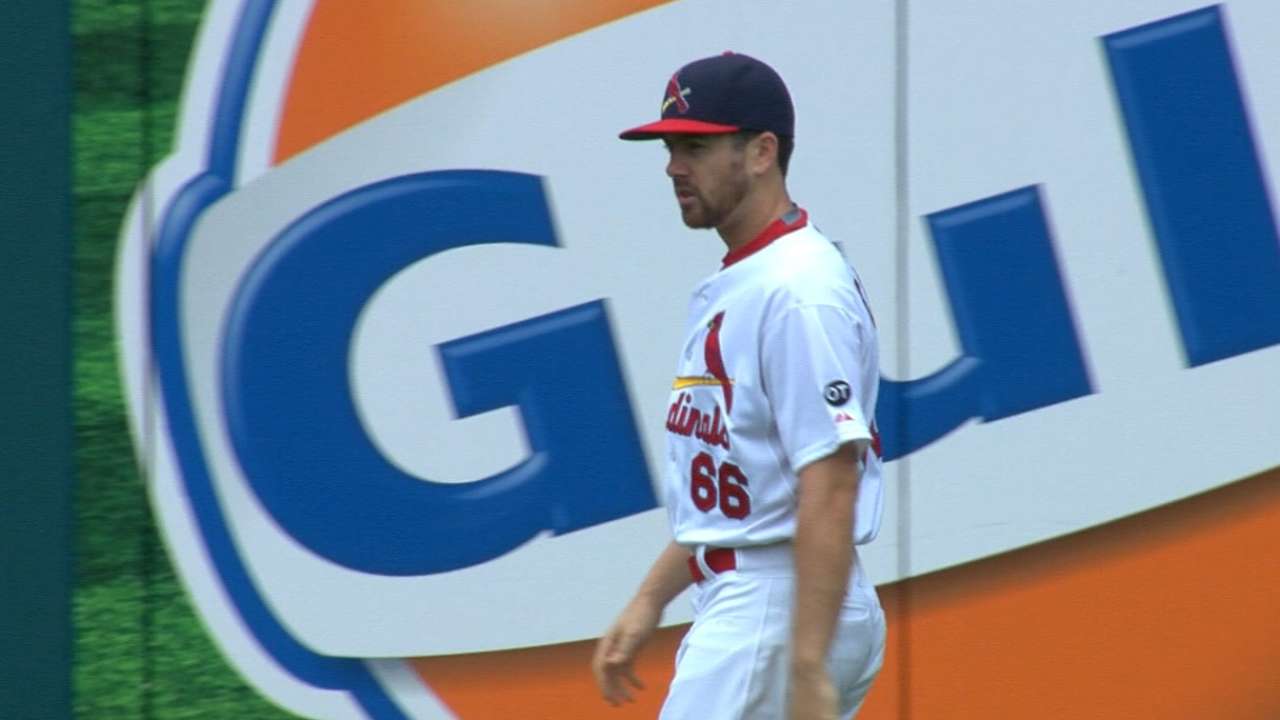 Prospect Cooney back on mound for BP session
