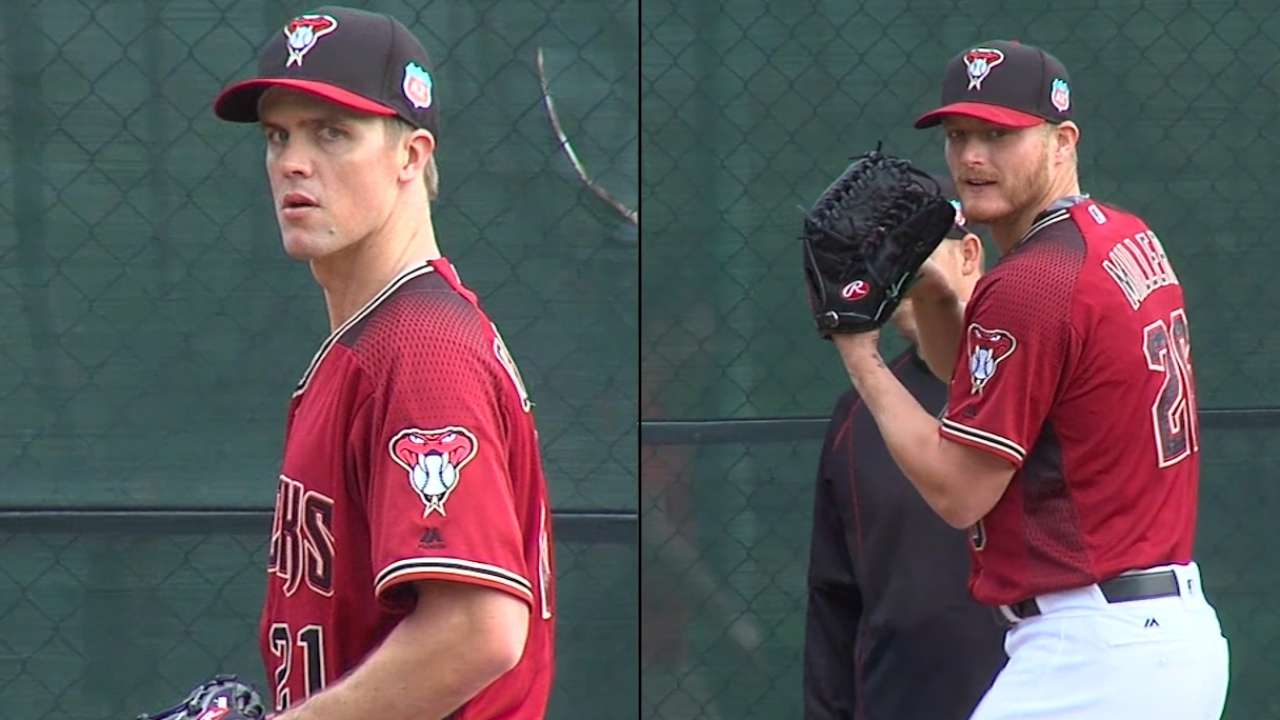 Greinke draws crowd at first bullpen session