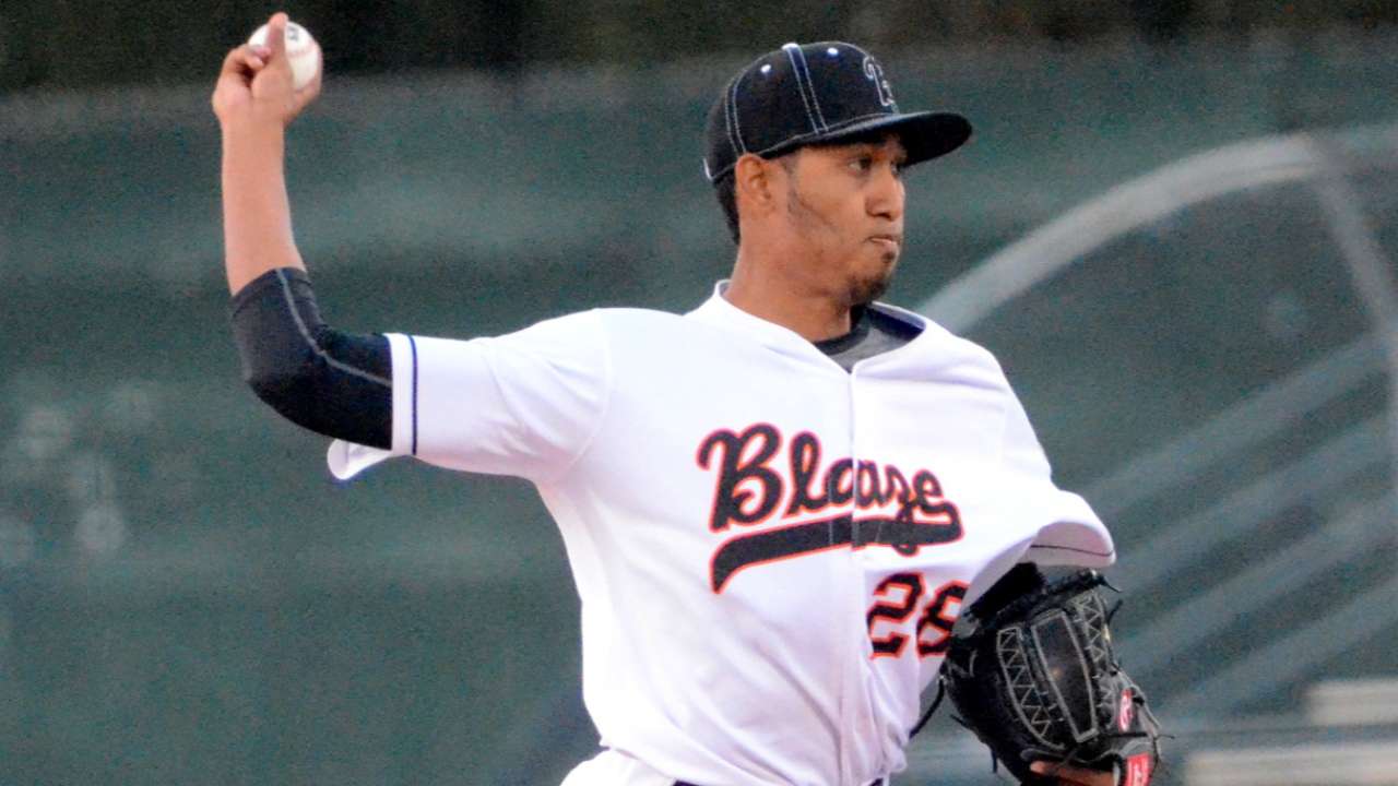 Mariners converting No. 2 prospect Diaz to reliever