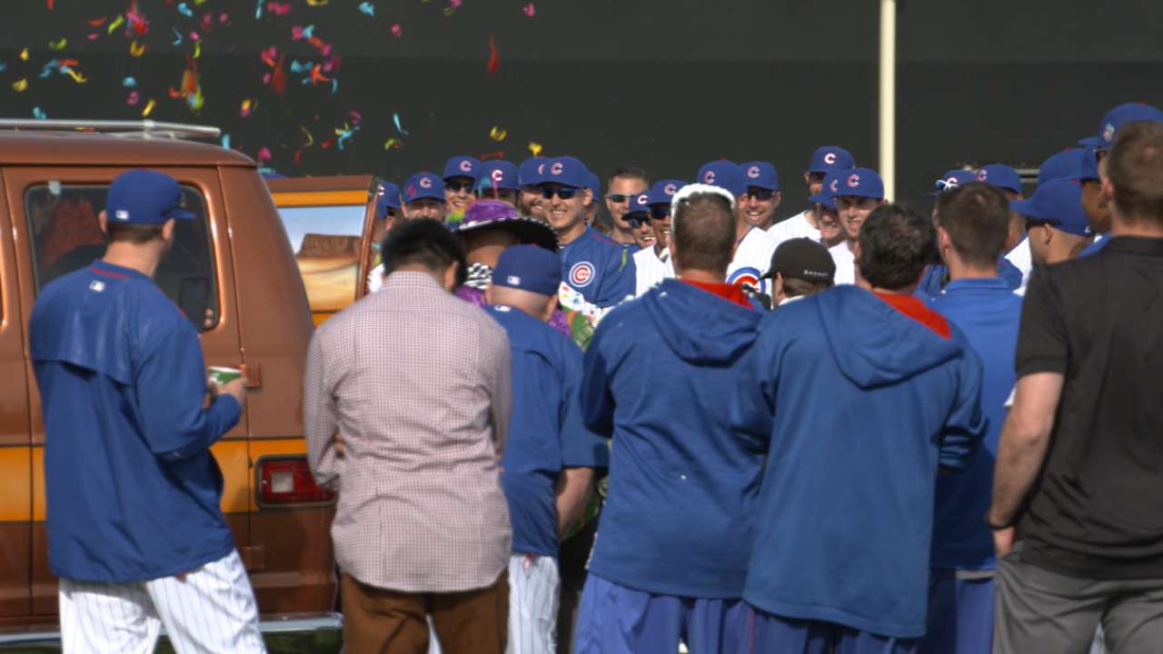 Baez to start in OF in Cubs' Cactus opener