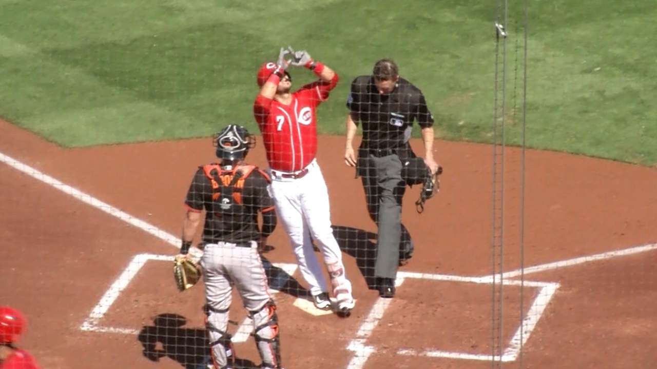 Suarez homers in the 1st inning
