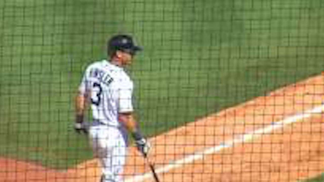 Tigers 'exhale' after Yanks hit Kinsler on hand