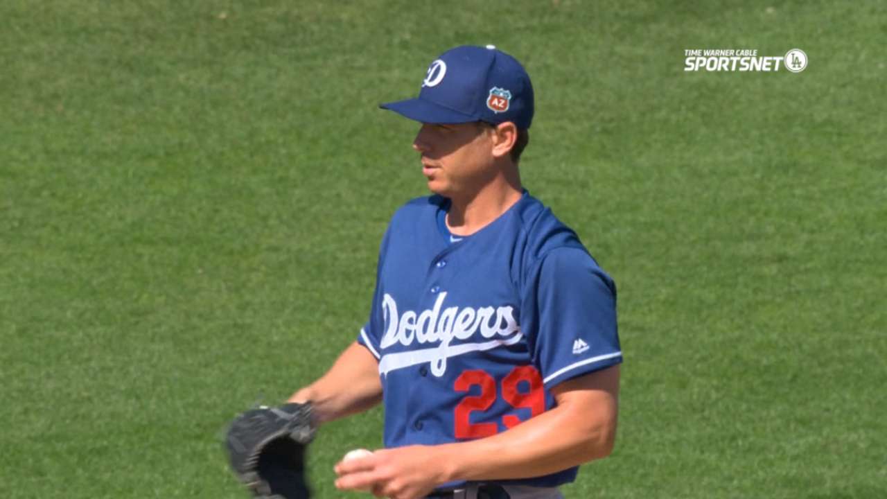 Dodgers not yet concerned with Kazmir's velocity
