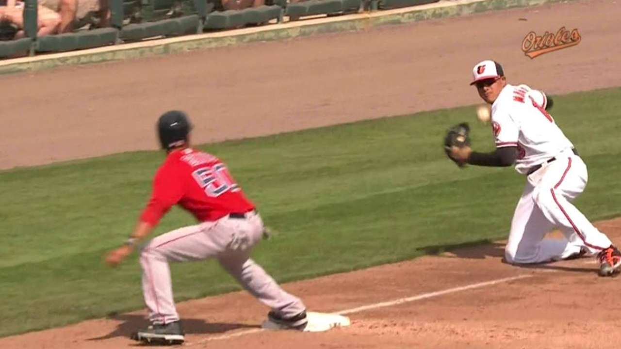 Machado's great diving stop