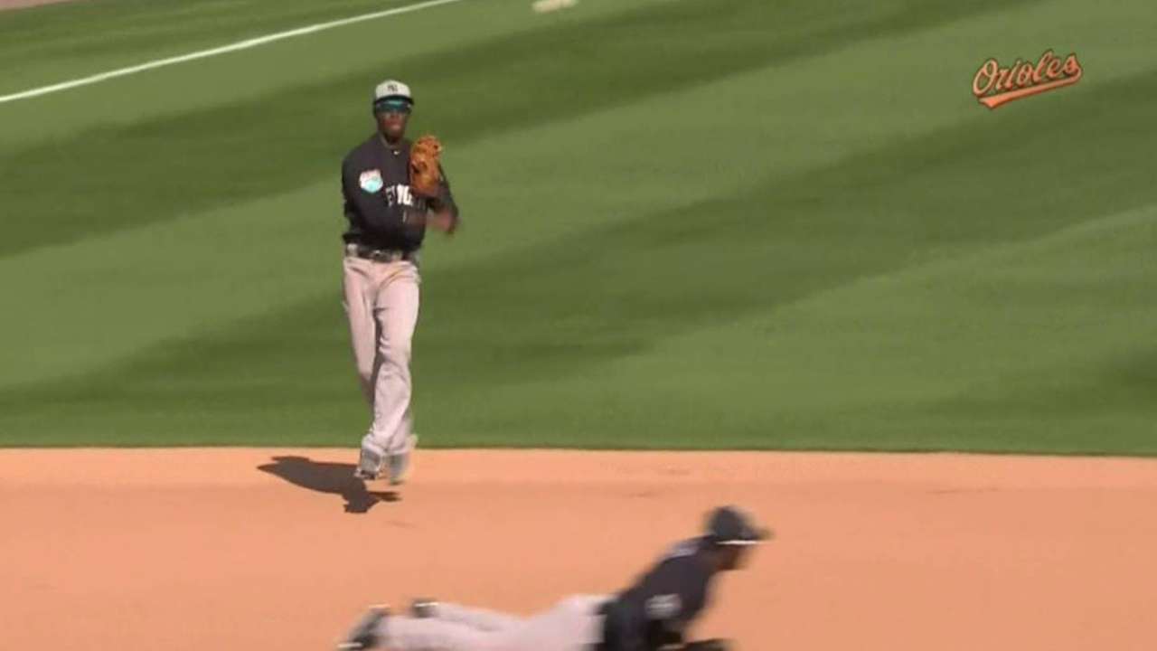 Mateo throws out Rickard