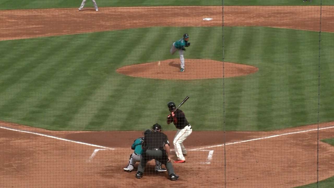 Iwakuma cruises vs. Giants as Pence homers