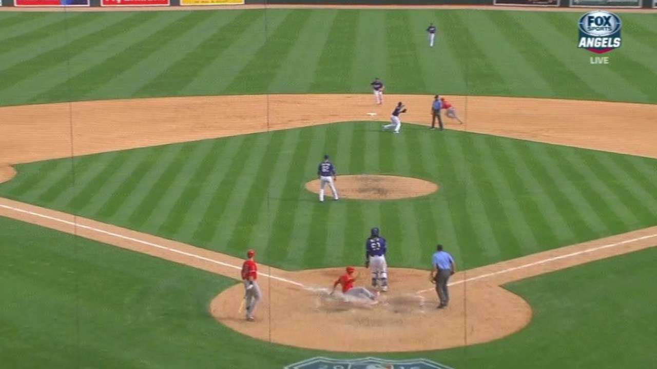 Buss scores on stolen base