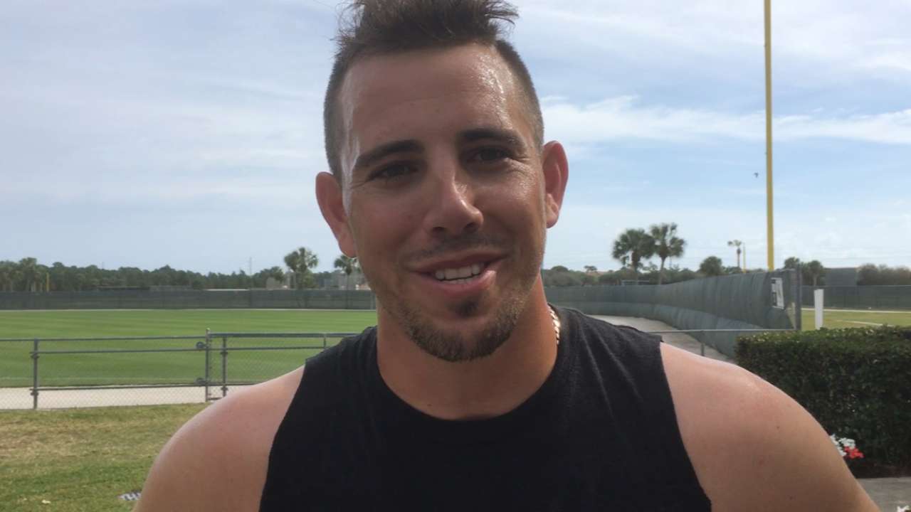 Fernandez throws in scrimmage