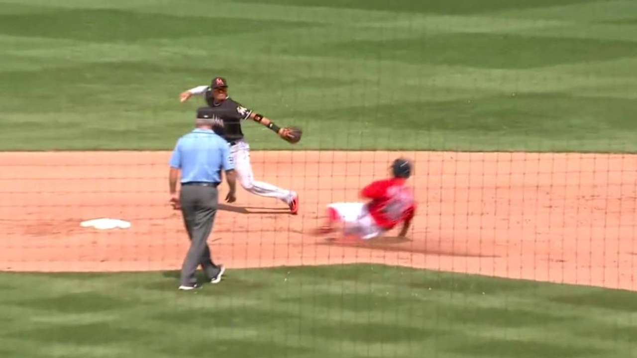 Narveson shuts down Red Sox over three innings