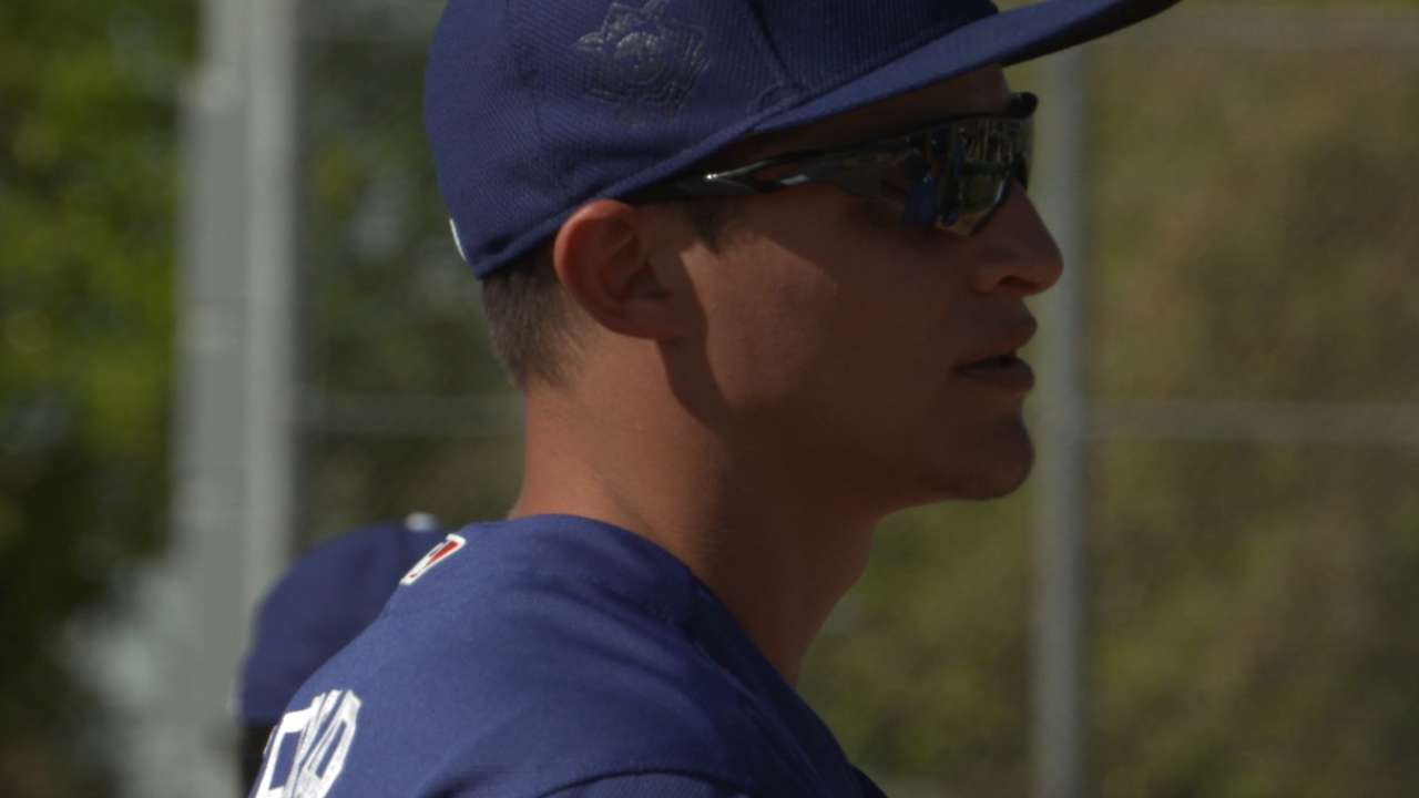 Seager, De Leon make adjustments