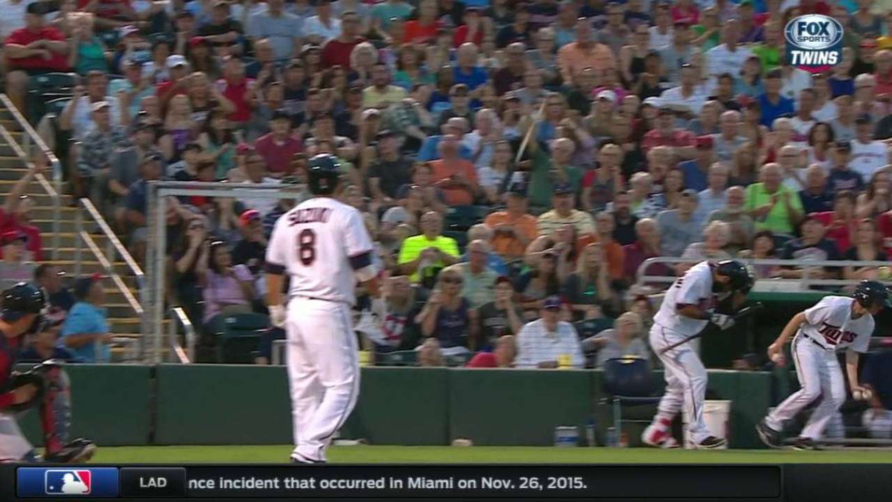 Suzuki loses bat