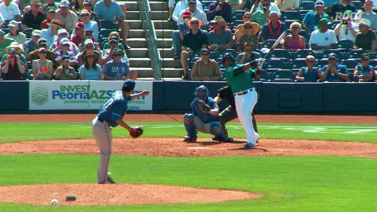 Cruz knocks first spring HR in Mariners' win