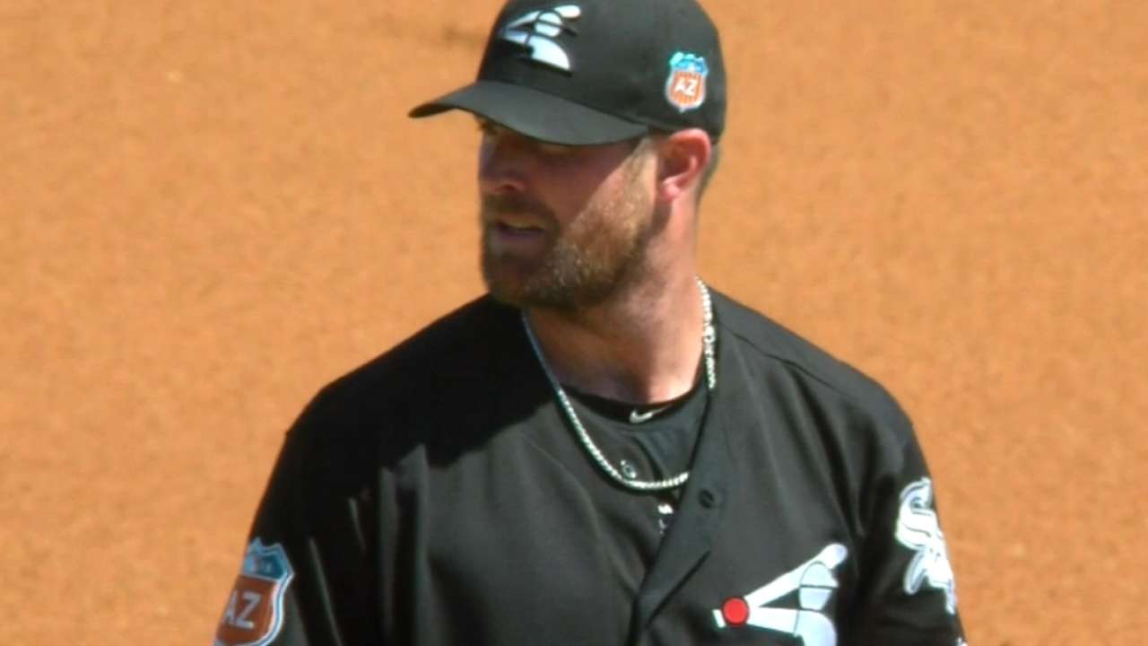 Danks gets best of Hendricks in pitching duel